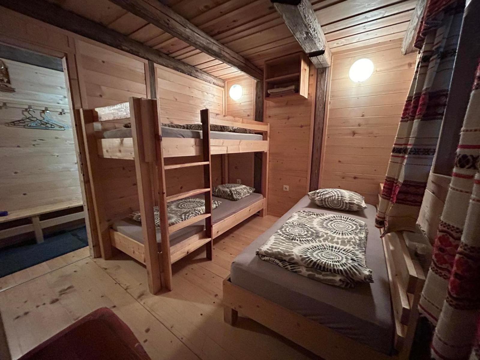 Affittacamere House Jaro & Camp Jaro Velenje Esterno foto